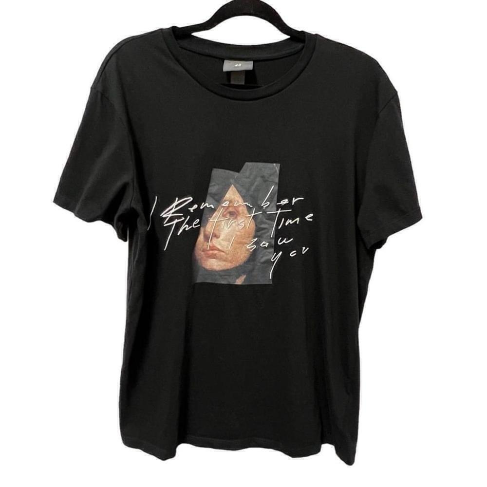 H&M Men’s Black Graphic Print Tee Remember the First Time I saw You, Size Medium - Picture 10 of 10